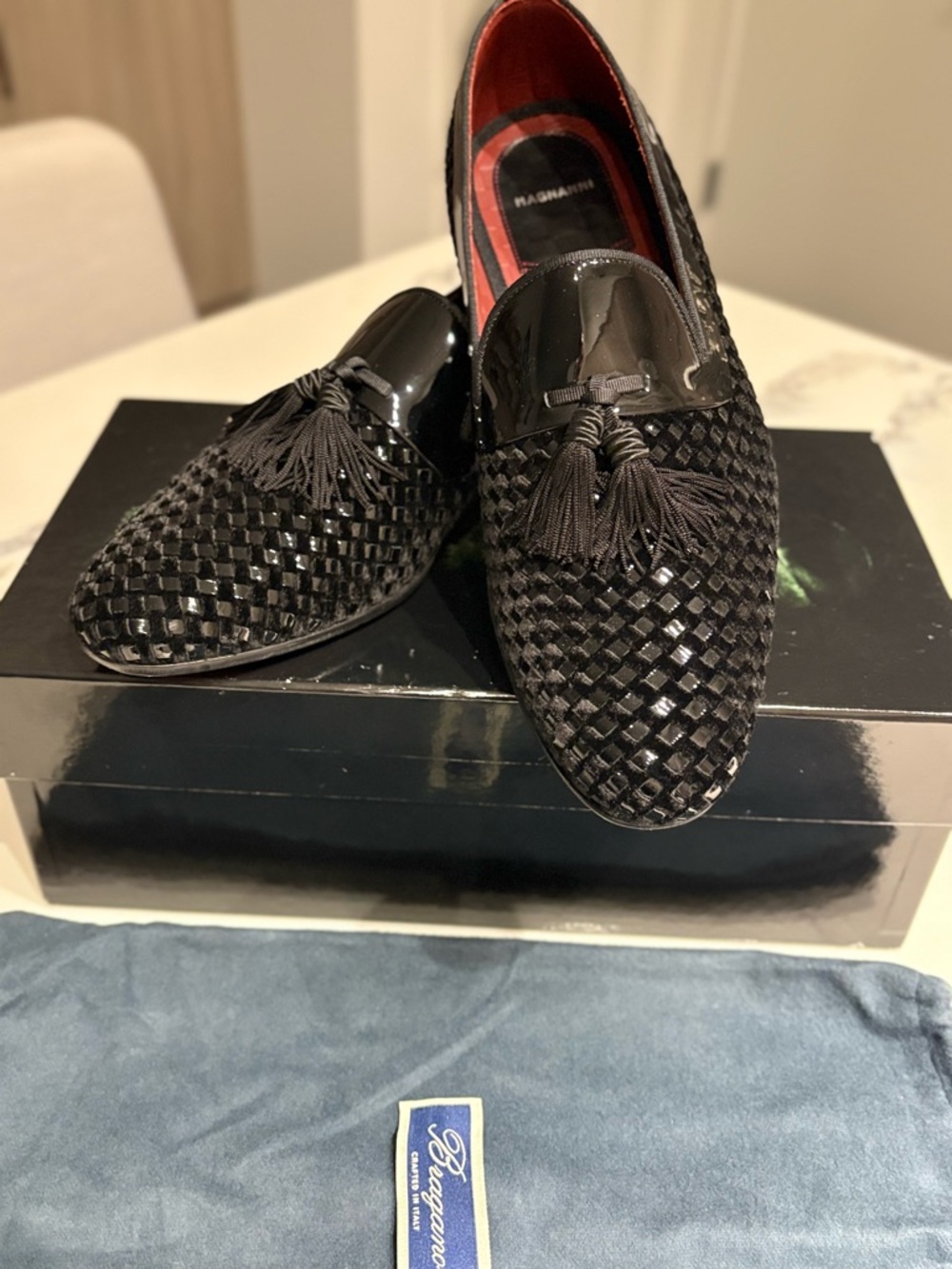 Magnanni Black Jeweled Tassel Loafers, Sz 10